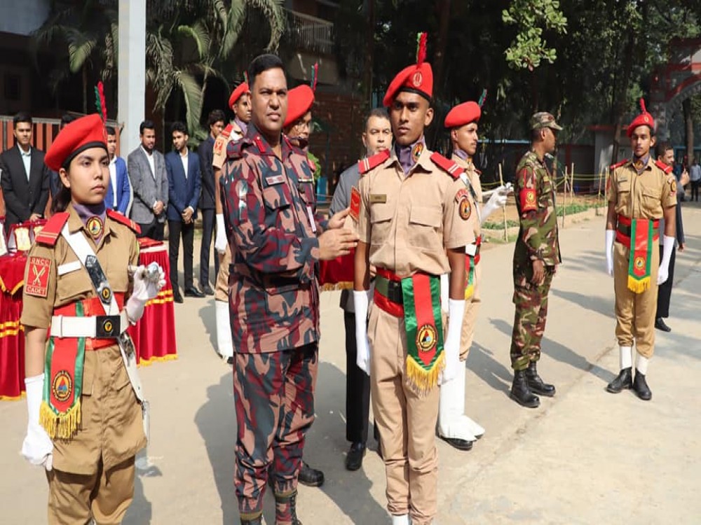 বিএনসিসি ক্যাডেটদের ৱ্যাঙ্ক প্রদান