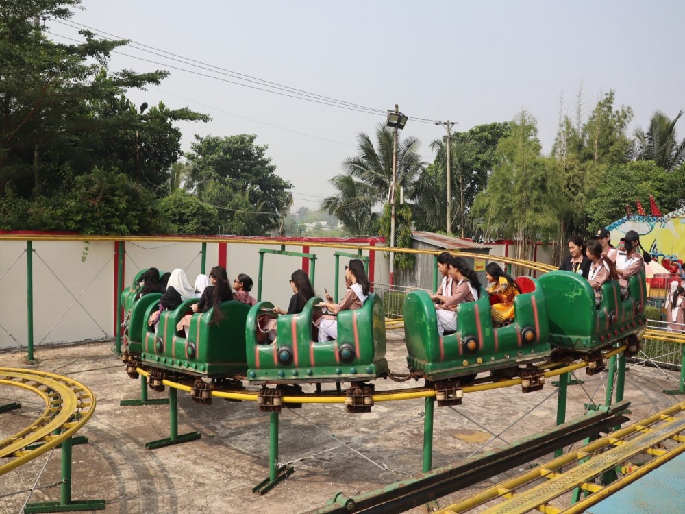 এইচএসসি ২০২৫ ব্যাচের শিক্ষার্থীদের শিক্ষা সফর