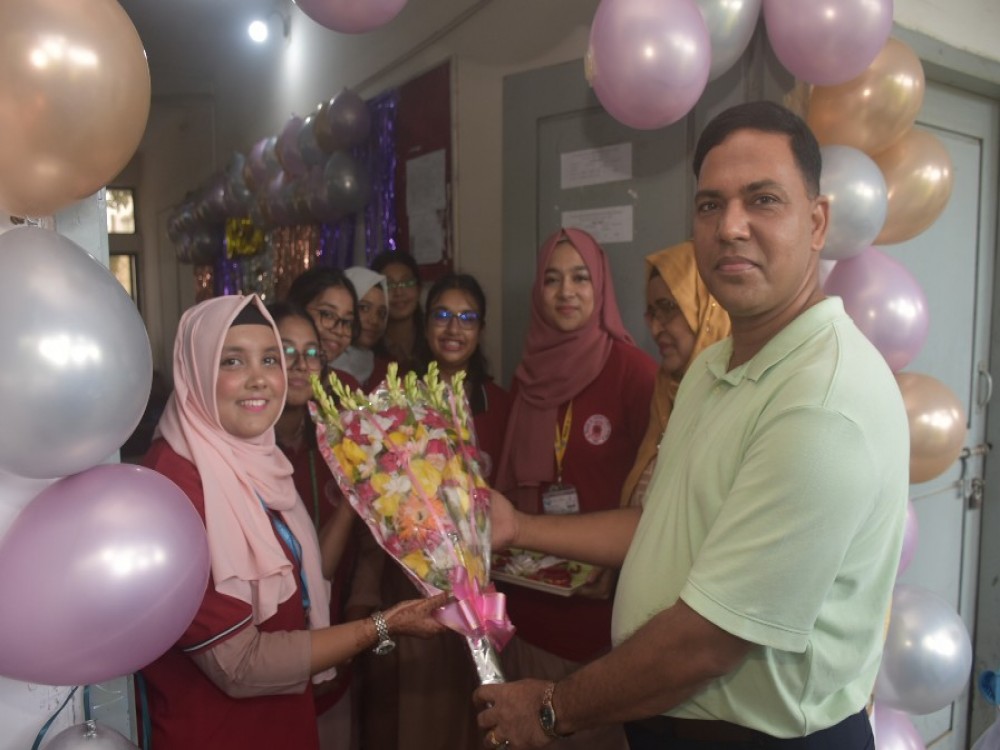 কলেজ ক্লাস পার্টি