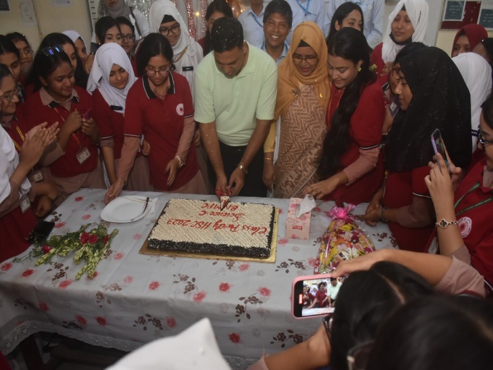 কলেজ ক্লাস পার্টি