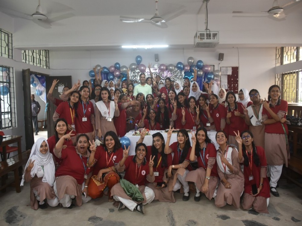 কলেজ ক্লাস পার্টি