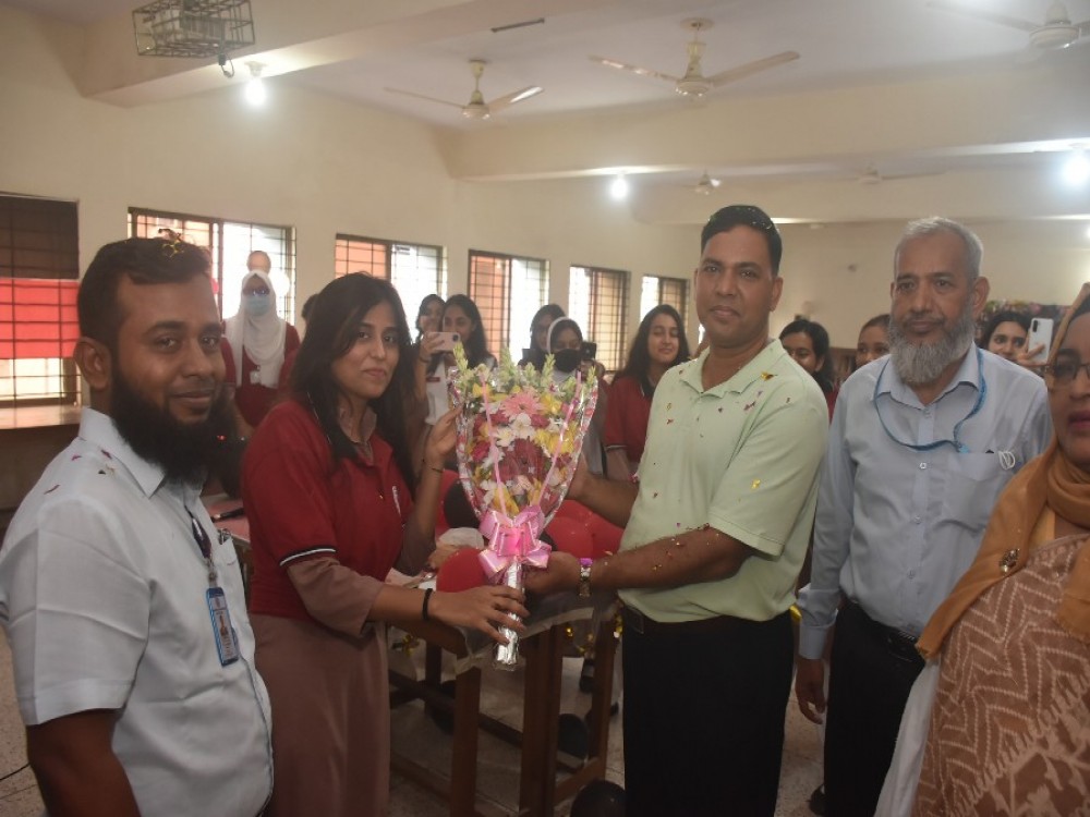 কলেজ ক্লাস পার্টি