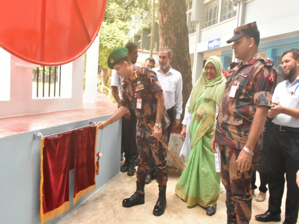 শহীদ মিনারের উদ্বোধন