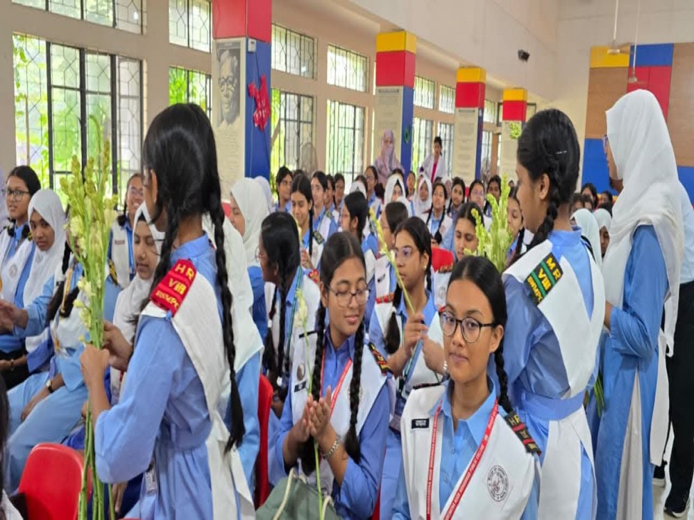 অষ্টম শ্রেণির বৃত্তি প্রাপ্ত শিক্ষার্থীদের সংবর্ধনা