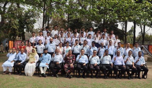 মাননীয় অধ্যক্ষ স্যারের সাথে ৮ম শ্রেণির জুনিয়র বৃত্তি